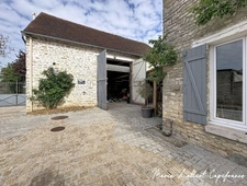 Maison à vendre 7 pièces YEVRE LA VILLE (45), Propriété en Pierres apparentes, 5 chambres, Grange, Piscinable, Grand séjour.