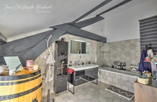 OULLINS – LOFT 184 M² – 3 SUITES & TERRACE in the Bussière area, near the city centre
