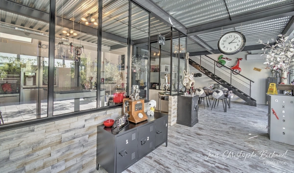 OULLINS – LOFT 184 M² – 3 SUITES & TERRASSE secteur de la Bussière, à proximité du centre-ville