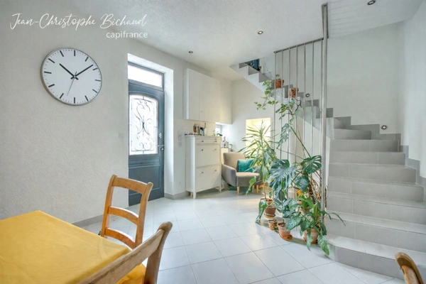 Maison de ville avec local loué 600 €/mois : réduisez votre crédit dès l’achat