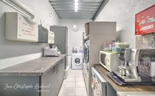 OULLINS – LOFT 184 M² – 3 SUITES & TERRACE in the Bussière area, near the city centre