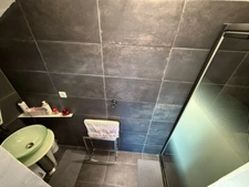 OULLINS – LOFT 184 M² – 3 SUITES & TERRACE in the Bussière area, near the city centre
