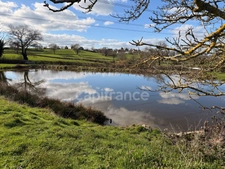 Etang avec terrain à vendre  SAINT LAURENT D'ANDENAY (71)