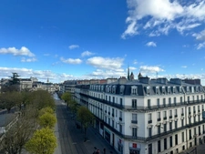 SUPERBE APPARTEMENT HAUSSMANNIEN DE CARACTERE