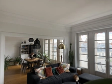 SUPERBE APPARTEMENT HAUSSMANNIEN DE CARACTERE