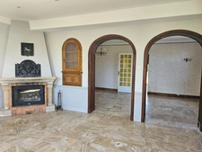 DIJON, MAISON A RENOVER SUR TERRAIN DE 688M2