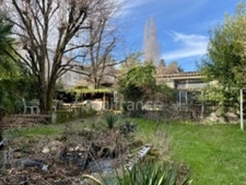 Maison et appartement à vendre, proche du centre de GREZIEU-LA-VARENNE.