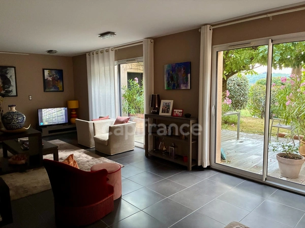 Maison à vendre 6 pièces SAINT PIERRE LA PALUD,