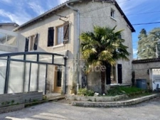 Maison et appartement à vendre, proche du centre de GREZIEU-LA-VARENNE.