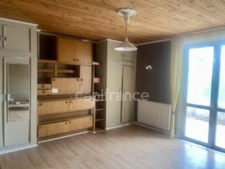 Maison et appartement à vendre, proche du centre de GREZIEU-LA-VARENNE.