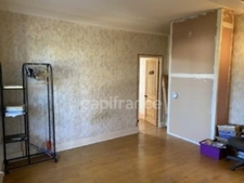 Maison et appartement à vendre, proche du centre de GREZIEU-LA-VARENNE.