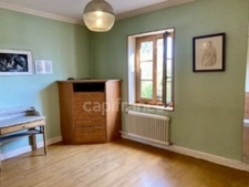 Maison et appartement à vendre, proche du centre de GREZIEU-LA-VARENNE.