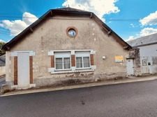Maison de famille, profession libérale ou division  : une opportunité rare au cœur de Saint Gervais La Foret
