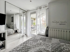 3 pièces rénové avec grand balcon – Résidence verdoyante et toutes commodités à pied