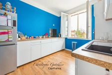 Centre Ville - Meulière - 2 chambres - grande pièce en demi sous-sol - Jardin – Garage / Atelier – Aucun travaux !