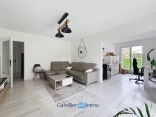 Appartement rénové de 81 m² (2/3 chambres) – Verdure, calme, parking