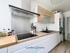Appartement rénové de 81 m² (2/3 chambres) – Verdure, calme, parking