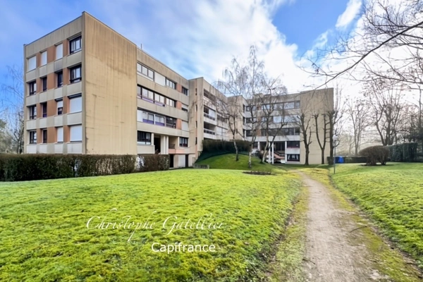 LES COUDRAYS - Appartement 3 pièces lumineux – 2ème étage avec ascenseur – Vue parc – Résidence sécurisée – Élancourt