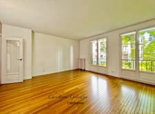 96 m² – 3 chambres + possibilité 4 – Parc arboré – Gare à pied