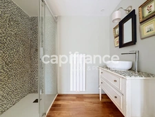 Appartement 167 m2 avec rez-de-jardin et parking, tout proche de Tours