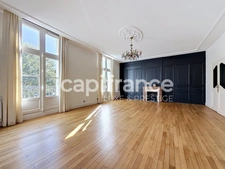 Appartement 167 m2 avec rez-de-jardin et parking, tout proche de Tours