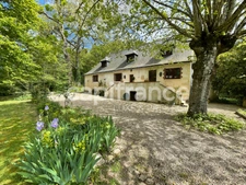 Propriété 4 chambres, parc de 6000 m2 à Luynes.