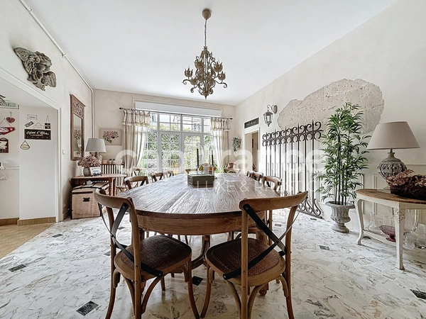Maison d'exception, au coeur de Langeais 420 m², 8 chambres