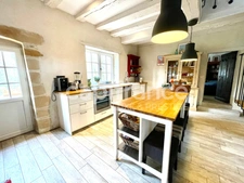 Propriété 4 chambres, parc de 6000 m2 à Luynes.