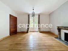 Appartement 167 m2 avec rez-de-jardin et parking, tout proche de Tours