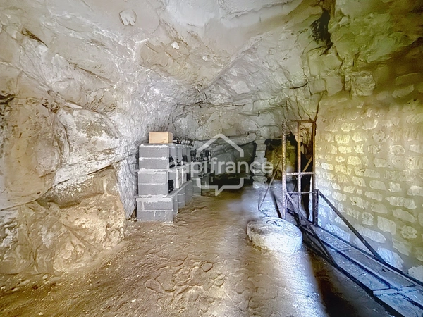 Cave troglodyte 50 m2 en excellent état