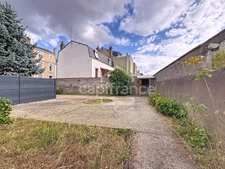 Maison Velpeau à rénover, jardin et accès voiture