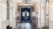 TOULOUSE City Centre: Haussmannian family apartment for sale with four rooms, three bedrooms, remarkable volumes, continuous balcony, cellar, elevator.