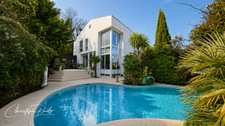 Côte Pavée / Limayrac : maison d’architecte familiale avec piscine, vue dégagée et garage double.