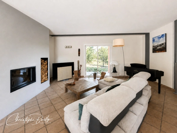 Maison familiale de 182 m² avec piscine et jardin arboré à Rouffiac-Tolosan (31180)