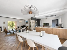 Maison familiale de 182 m² avec piscine et jardin arboré à Rouffiac-Tolosan (31180)