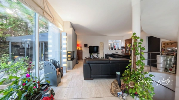 Côte Pavée / Limayrac : maison d’architecte familiale avec piscine, vue dégagée et garage double.