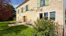Lauzerte, propriété en pierre avec maison d’amis, piscine et vue sur 9 306 m², proche Montauban