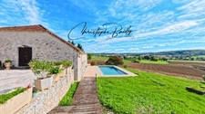 Lauzerte, propriété en pierre avec maison d’amis, piscine et vue sur 9 306 m², proche Montauban