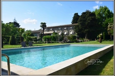 Proche de CARCASSONNE. Demaure de charme en pierre  P9 de 350 m² avec piscine - Terrain de 2 ha.