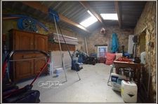 Proche de CARCASSONNE. Demaure de charme en pierre  P9 de 350 m² avec piscine - Terrain de 2 ha.
