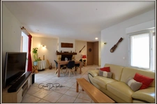 CARCASSONNE proche centre ville. Maison T6 Plain pied 130m² sur terrain de 508 m² avec grand garage et piscine.