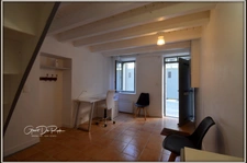 CARCASSONNE Centre ville. Maison de ville T4 71 m²- prête à vivre - Vendue meublée - 94000 €