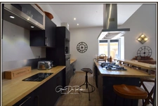 Secteur de ST-COUAT D'AUDE (11). Maison T5 style loft R+1  et Maisonnette T2 avec grand garage