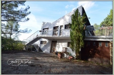 Aude (11) department, for sale in Limoux: 6-room house with panoramic views, 5000 m² of land and strong investment potential