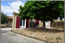 CARCASSONNE proche centre ville. Maison T6 Plain pied 130m² sur terrain de 508 m² avec grand garage et piscine.
