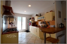 CARCASSONNE proche centre ville. Maison T6 Plain pied 130m² sur terrain de 508 m² avec grand garage et piscine.