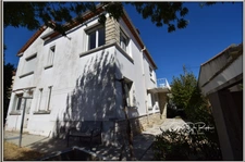 LIMOUX Maison de ville T5 R+1 avec 2 entrées indépendantes, garage et jardin