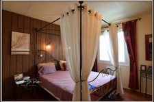 CARCASSONNE proche centre ville. Maison T6 Plain pied 130m² sur terrain de 508 m² avec grand garage et piscine.