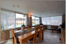 CARCASSONNE proche centre ville. Maison T6 Plain pied 130m² sur terrain de 508 m² avec grand garage et piscine.