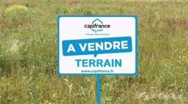 QUILLAN. Dpt Aude (11)  Terrain à bâtir viabilisé 700m² avec vue sur les montagnes – au calme et à seulement 2 km du centre-ville